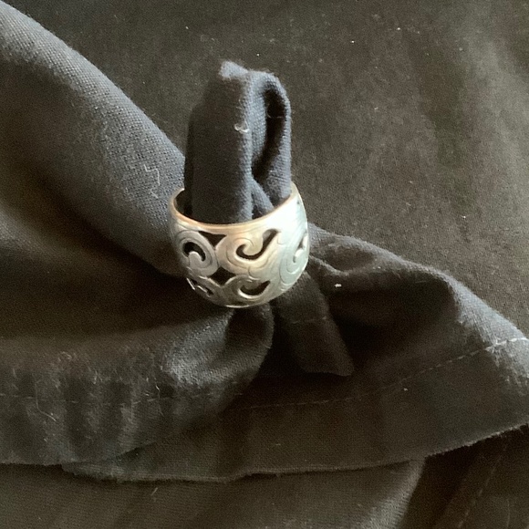 Sterling silver filigree cutout ring - Picture 2 of 2